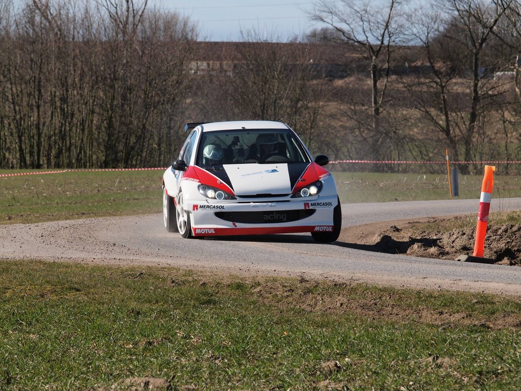 Benny Pedersen og Mette Jensen i Peugeot 206 var hurtigst af alle
(Foto: Allan Post Christiansen)